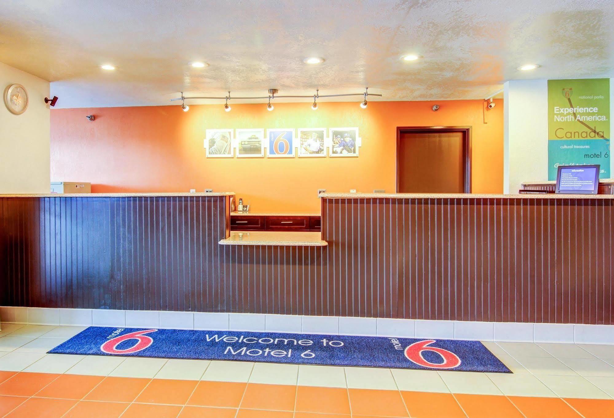 Motel 6-Columbia, MO - East Exterior foto